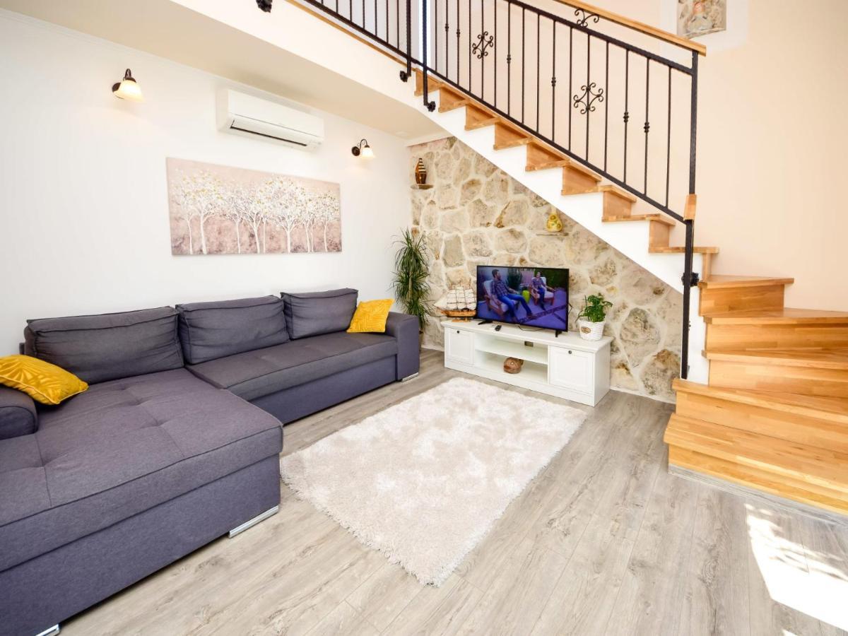 Holiday Home Lara By Interhome Omiš Εξωτερικό φωτογραφία